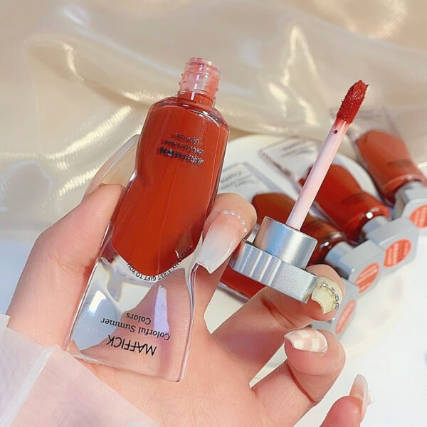 MAFFICK Ice Cube Velvet Lip Glaze Moisturizing Non-drying Lip Gloss Not Easy to Stick Lipstick Manufacturer Wholesale OEM Private Label - Image 4